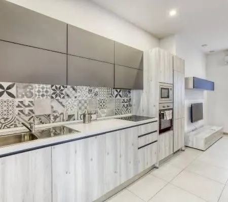Bright Floriana Gem With Traditional Balcony & Charm Floriana